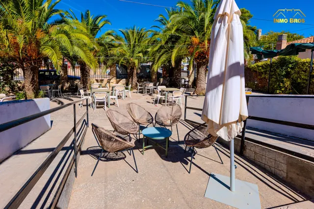 “Restaurante con licencia en 1.993 m2 de parcela y potencial para 3 viviendas en Hita” — 47