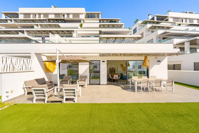 SE VENDE APARTAMENTO BAJO EN FINESTRAT
