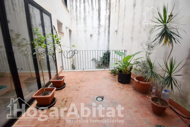 ¡Perfecto para invertir! Casa de cuatro alturas  para reformar con garaje y dos terrazas, cerca del centro — 9
