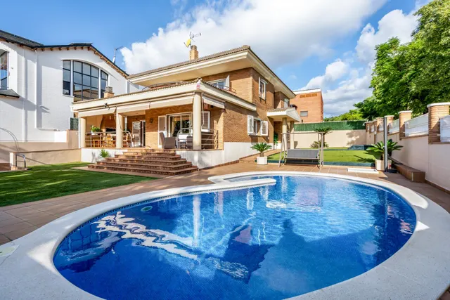 CASA A CUATRO VIENTOS en CAN GUARDIOLA. JARDÍN , PISCINA, 5 