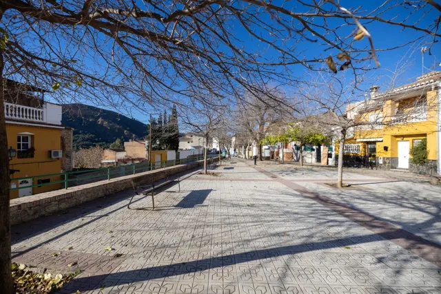 SOLAR EN VENTA EN UNA ZONA INMEJORABLE — 14