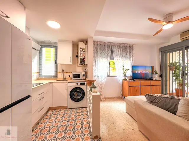 Apartamento de 2 dormitorios con patio, garaje y trastero en Ronda Sur — 7