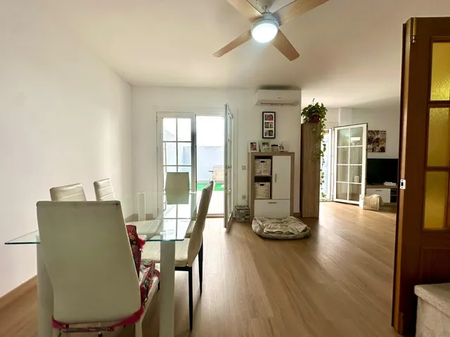 Amplio Dúplex Reformado en Los Molinos, Almería — 7