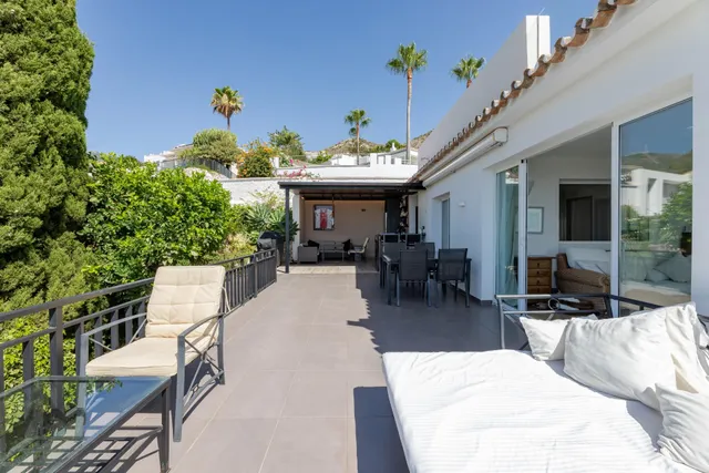 Casa con impresionantes  vistas al mar y — 48