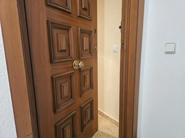 Piso de 4 dormitorios con plaza de garaje en San Basilio, con terraza de 20 m2 anexa al trastero en la cubierta. — 15