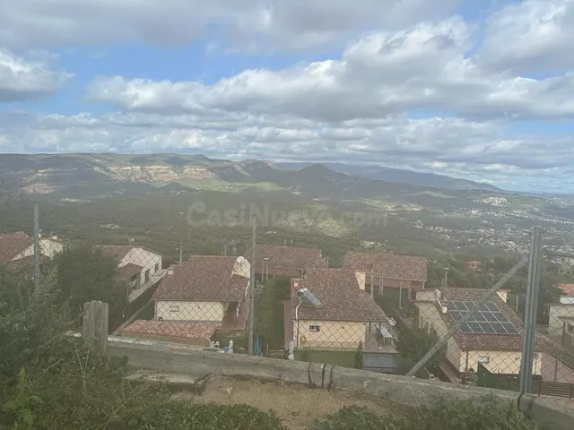Solar muy llano con las mejores vistas del VallÑ¨s. - foto 3