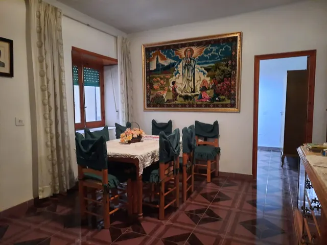 Amplia vivienda familiar en el corazón de Montealegre del Castillo — 2