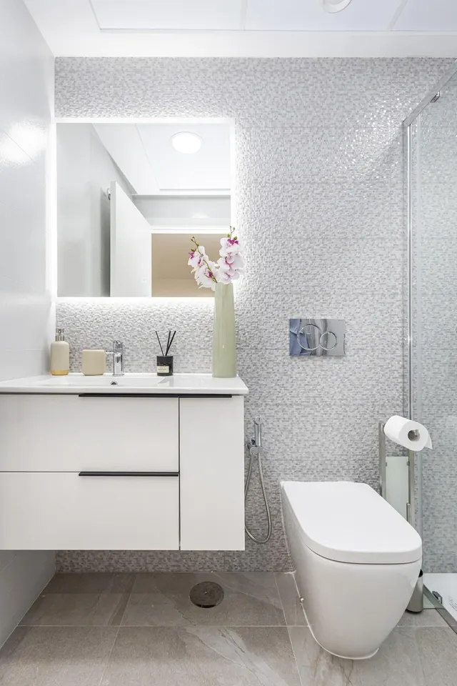 Apartamento de nueva construcción con 2 dormitorios y piscina comunitaria en Torrevieja — 23