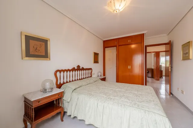 Amplia vivienda con piscina privada, terraza y garaje cerrado — 30