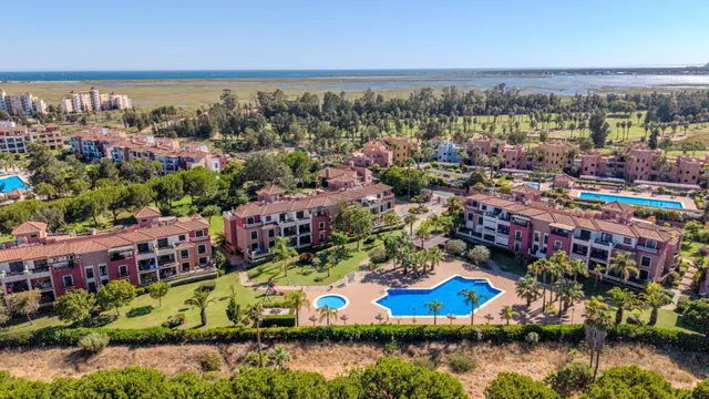 Vive la tranquilidad del golf a pocos kilómetros de las playas de Isla Canela — 21