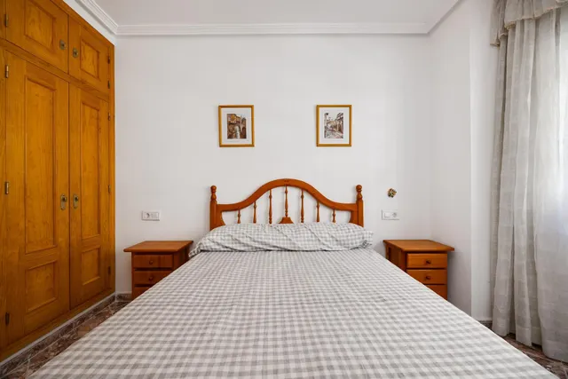 Apartamento de 2 dormitorios en Torrevieja, a 200m de la Playa de Los Locos — 17