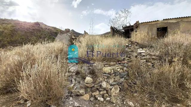 TERRENO RUSTICO CON CASA EN RUINA PARA REFORMAR - foto 2