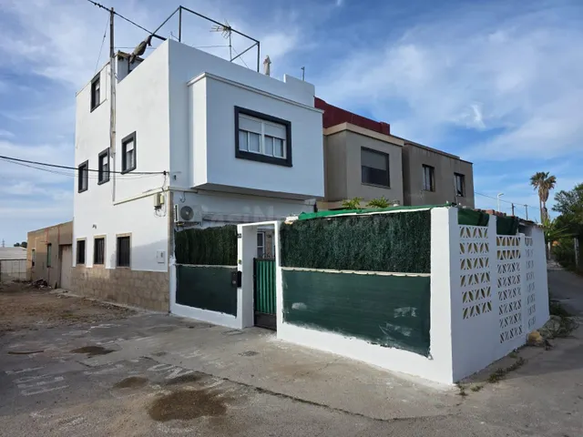 Casa de 3 plantas con magnifica terraza — 2