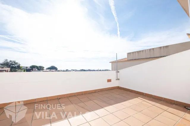 Chalet con piscina y 6 habitaciones en Can Regasol — 46