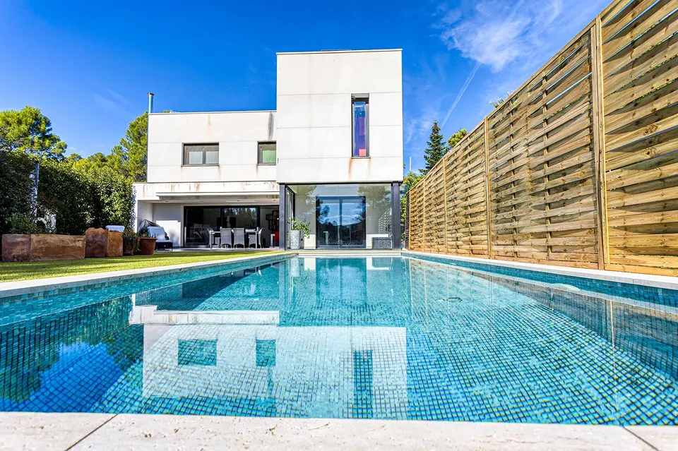 Llum, disseny i sostenibilitat: La casa dels teus somnis a quatre vents