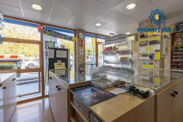 Local en venta junto al instituto Zaidín Vergeles – Listo para empezar tu negocio — 5