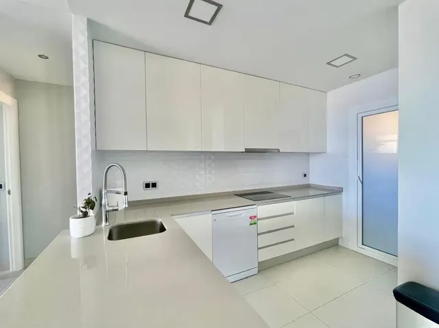 Espectacular apartamento en el Sunset Drive — 8