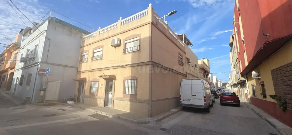 MAGNIFICA CASA DE PUEBLO EN EL EMBARCADERO - RINCONCILLO