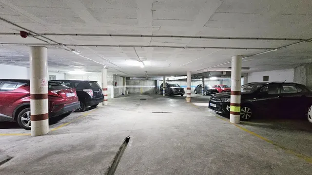 Plaza de aparcamiento en Foners: cómoda, segura y bien ubica - foto 2