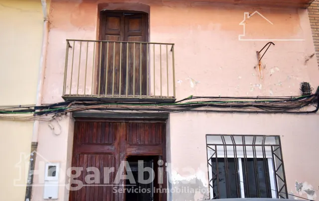 AMPLIA CASA CON TERRAZA Y BALCÓN PARA HACER A TU GUSTO — 25
