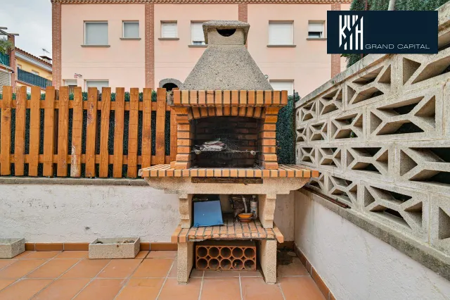 CASA EN ANGLÈS — 48