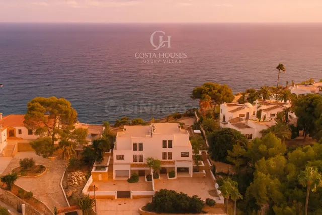 VILLA ANDRAGO · LUJO Y EXCLUSIVIDAD EN PRIMERA LINEA DE MAR  - foto 2
