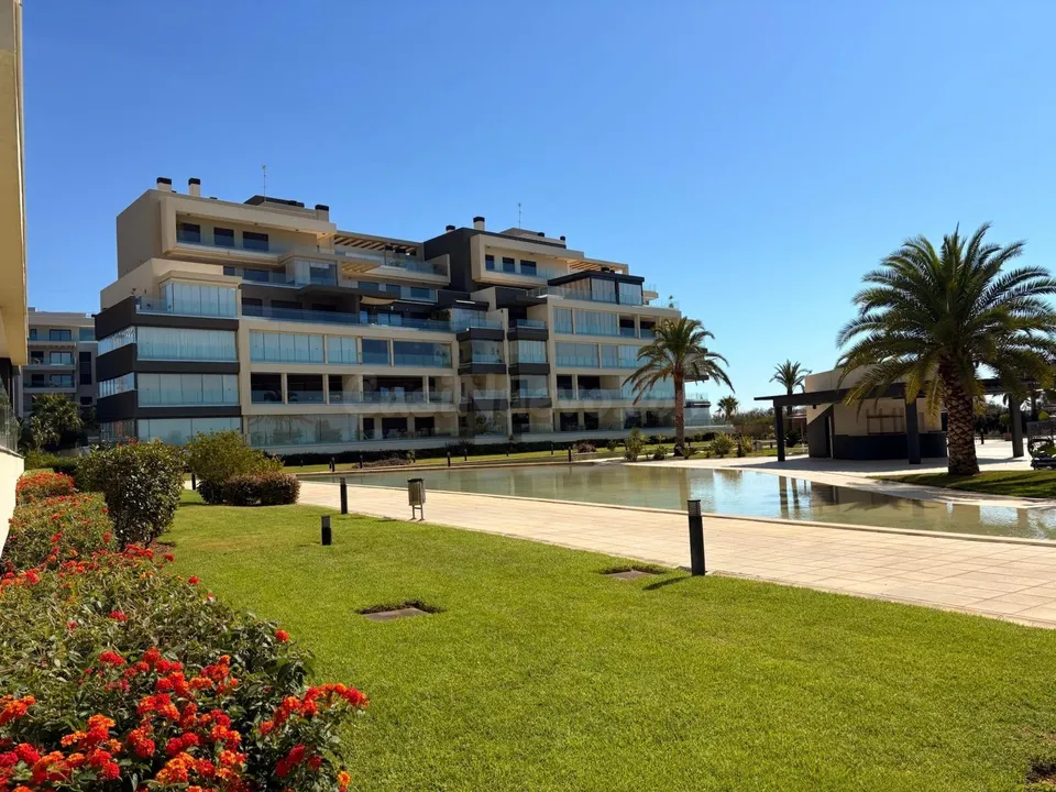 APARTAMENTO EXCLUSIVO EN URBANIZACIÓN OCEANS HOMES