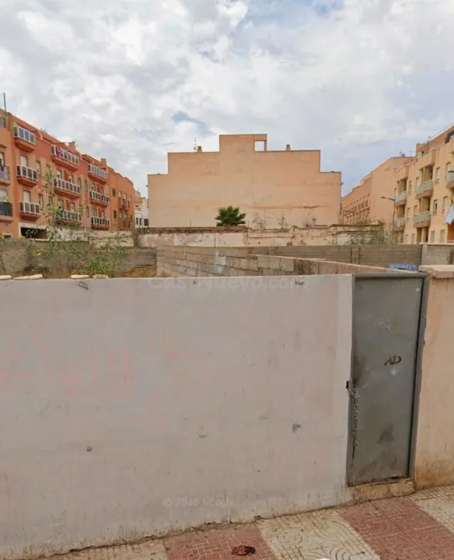 Oportunidad Única en el Corazón de Roquetas de Mar - Terreno