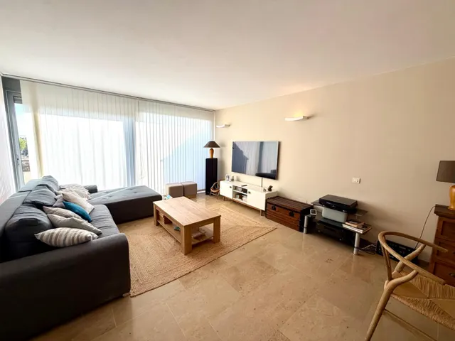 Ático Dúplex Exclusivo con 3 Terrazas, 2 Piscinas y Amplios Espacios — 16