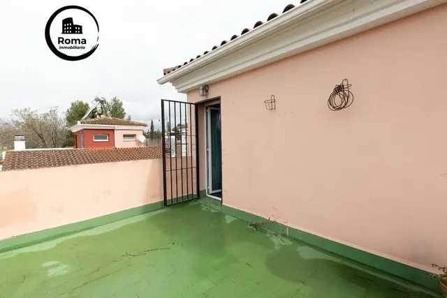 Casa adosada en urbanización con piscina junto al Ferial — 25
