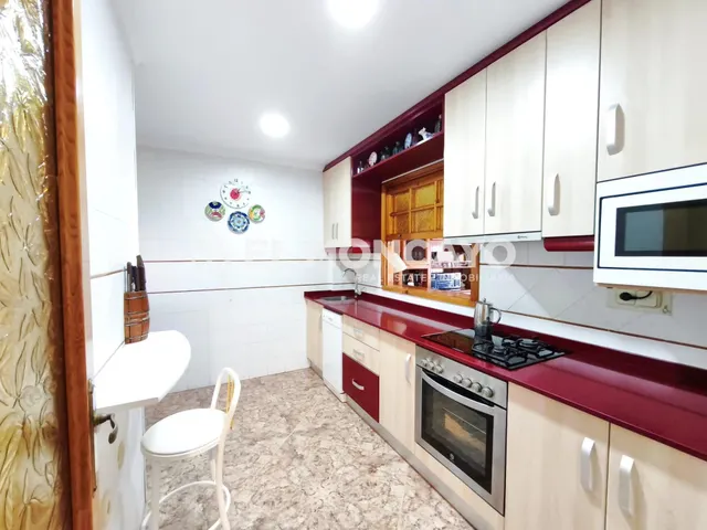 Fantástico apartamento con terraza cerca de las playas de Gu - foto 3