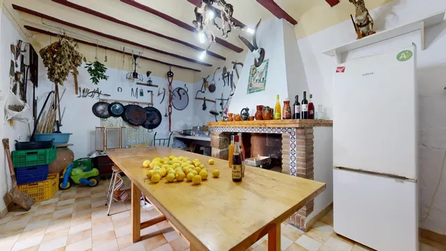 PRECIOSA Y ESPECTACULAR  CASA EN CHIVA  . OJO INVERSORES!!! — 5