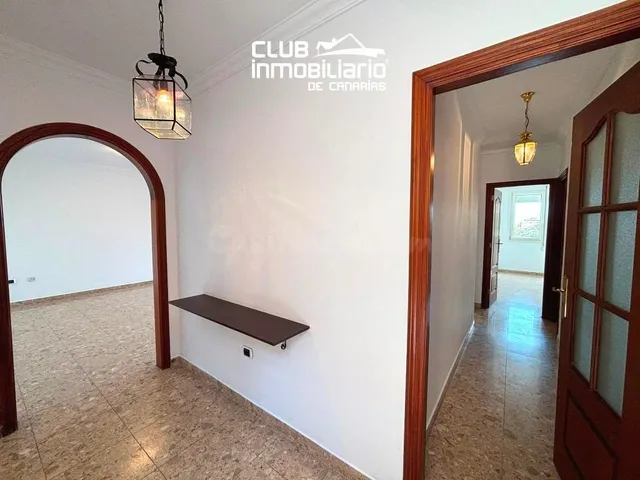 AMPLIO PISO SIN AMUEBLAR CON 4 habitaciones, TERRAZA Y GARAJ - foto 4