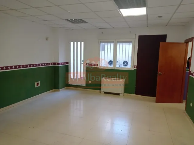 ESPECTACULAR LOCAL EN VENTA O ALQUILER EN ZONA INDUSTRIA — 22
