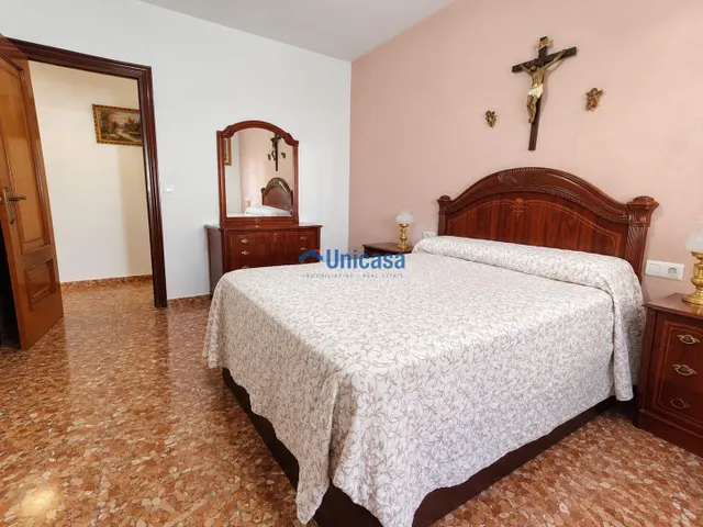 CHALET INDEPENDIENTE · 2 VIVIENDAS · PARCELA DE 422 M2 — 22