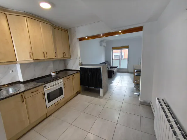 Piso de 72m2 útiles. Distribuido en tres dormitorios, salón, cocina y baño — 8
