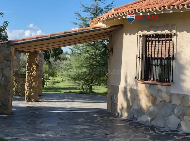 Encantadora Casa de Campo en Badajoz - Urbanización La Rocil - foto 3