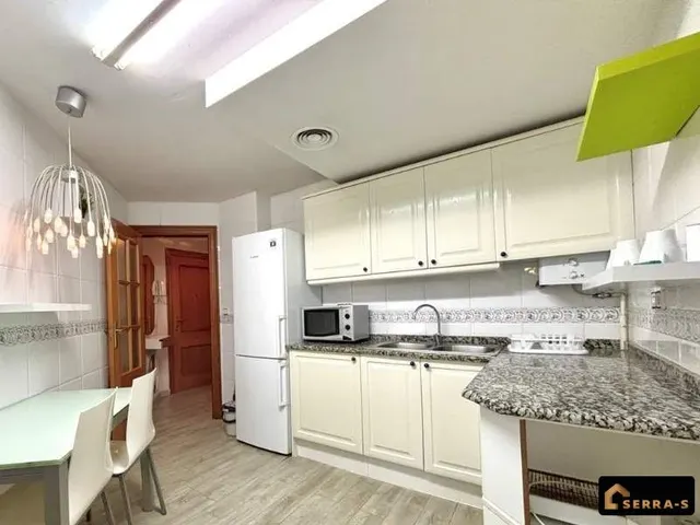 Apartamento con terraza, piscina y licencia turística a 300 metros de la playa en Santa Susanna — 11