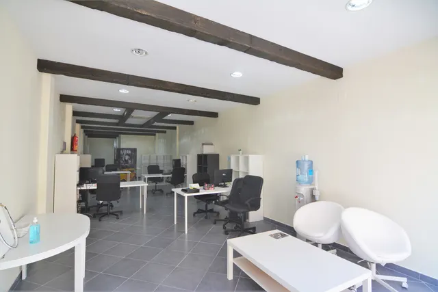 Local comercial 85m² en venta - Centro — 10