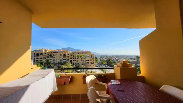Amplio apartamento de tres dormitorios con vistas panorámicas en Nueva Alcántara. — 17