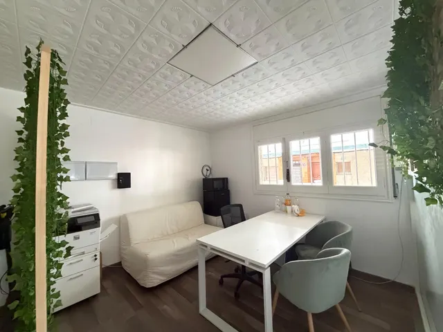Local Comercial en Venta en Empuriabrava: Espacioso, Luminoso y Listo para Entrar — 6