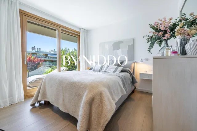 Exclusiva vivienda con dos espacios independientes, jardín privado y piscina en Can Mates — 34
