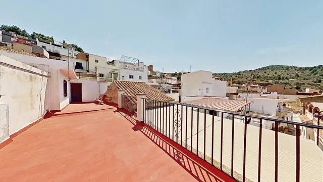CASA DE PUEBLO EN EL CORAZÓN DEL CASCO ANTIGUO DE VÉLEZ DE B
