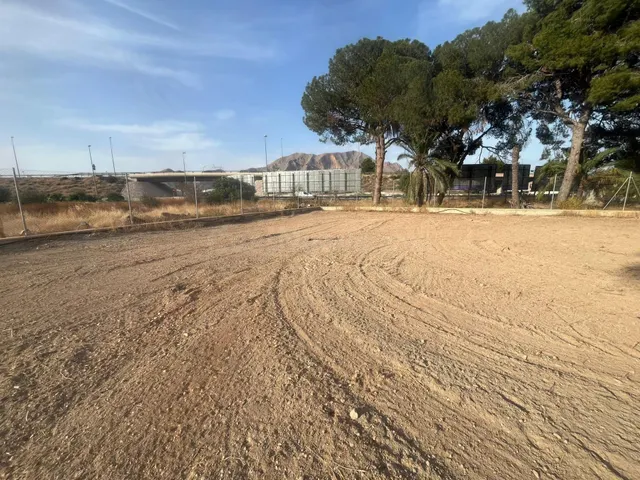 Casa con terreno en Orihuela - Oportunidad de Inversión a €1 - foto 5