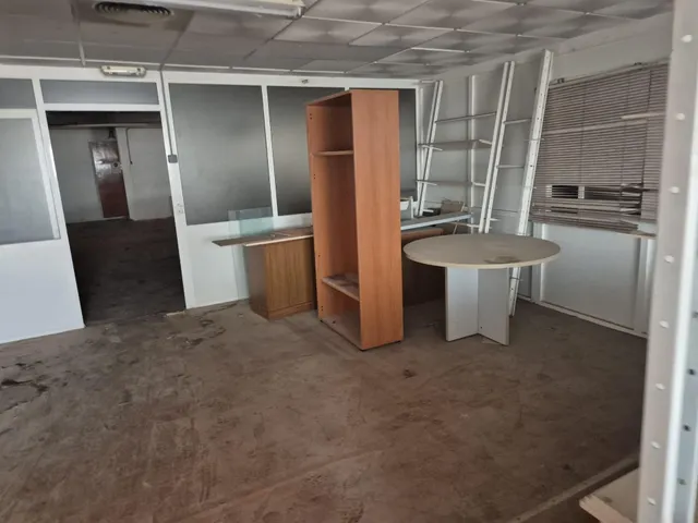 Se alquila nave en Elda — 25