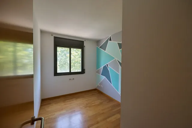 PISO DE 3 HAB CON BALCÓN, PK, Trastero y Piscina Comunitaria — 43