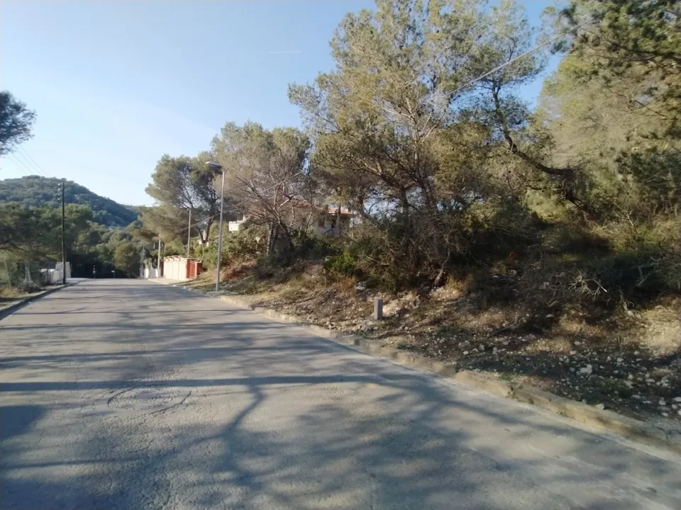 TERRENO URBANO DE 971M2 EN CALAFELL URBANIZACIÓN MAS ROMEU