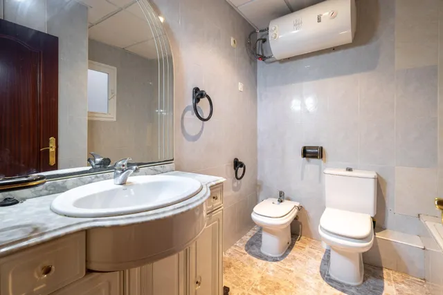 ¡Oportunidad a pasos del Paseo Marítimo de Almería! Piso de 3 habitaciones en El Zapillo — 9