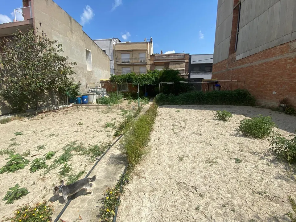 Espectacular Solar en B. de la Paz, vilanova del cami de 240m2.