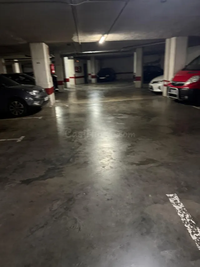 Garaje venta en Castellón, zona Ronda Mijares, plaza amplia  - foto 4
